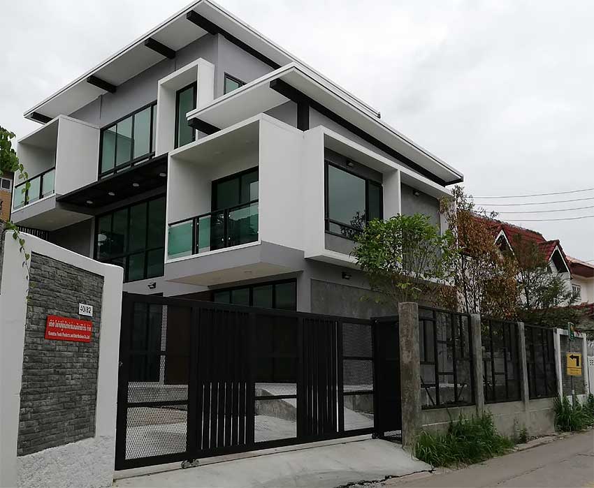 บริษัท โคมัทสึฟู้ดส์โปรดักส์แอนด์ดิสทริบิวชั่น จำกัด